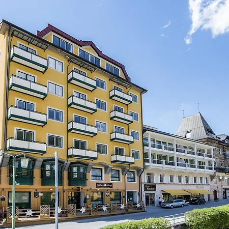 Graceful With Balcony Apartment *